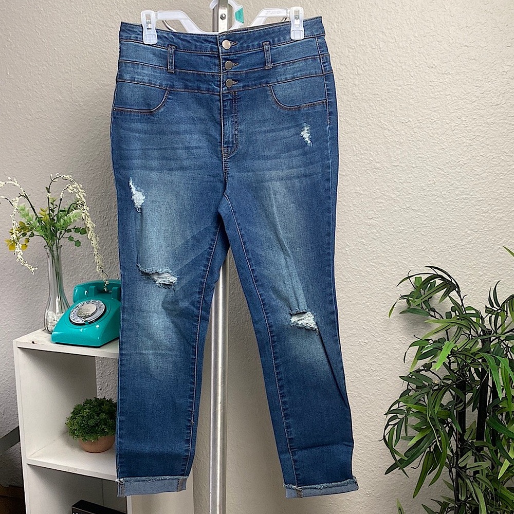 Hi-Waist Skinny Jeans 👖